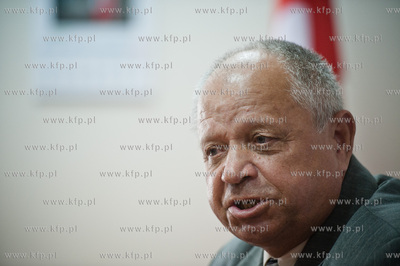 Gdynia. Biuro poselskie Leszka Millera. Wspolna konferencja...