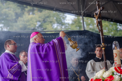 Gdansk. Msza Swieta na placu Obroncow Poczty Polskiej...