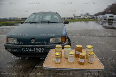 Gielda samochodowa w Pruszczu Gdanskim. Jedno z
najwiekszych...