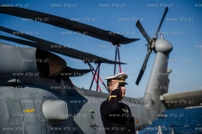 Gdynia. Nabrzeże Francuskie. Wizyta robocza fregaty...