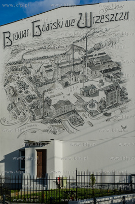 Gdańsk. Wrzeszcz. Remontowana kamienica przy ul Białej,...