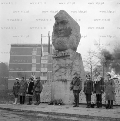 Warta honorowa przy pomniku Janka Krasickiego na Osiedlu...