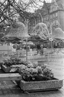 Ogródki gastronomiczne na Długim Targu w Gdańsku....