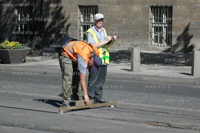 Kontrola stanu szyn na Nowych Ogrodach w Gdansku 27.07.2006...