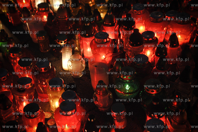 Apel Jasnogorki na Placu Solidarnosci w intencji ofiar...