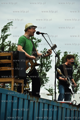 Dzielnica - stolica - Streetwaves. Akcja miejska wyprowadzajaca...