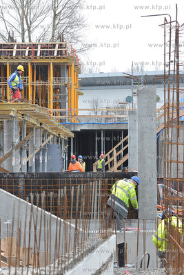 Gdynia. Na terenie sasiadujacym z apartamentowcem Sea...