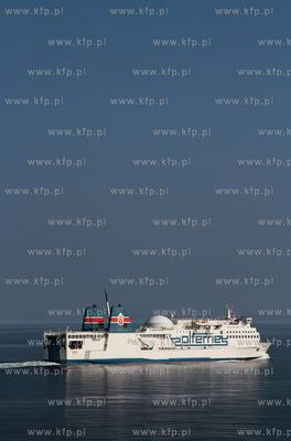 Polferries. Prom Wawel. 10.04.2015 fot. Piotr. B. Starenczak...