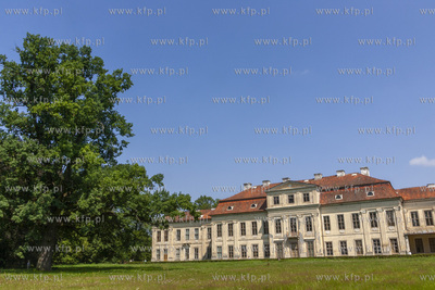 Pałac pruskiego rodu von Donhoff w Drogoszach na Mazurach....