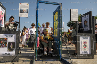 Sopot. Marsz dla zdrowia psychicznego i przejście...