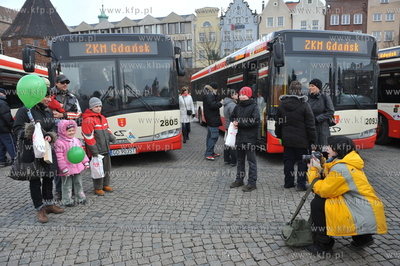 Targ Weglowy w Gdansku - prezentacja nowych autobusow...