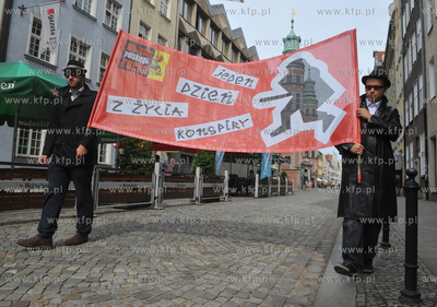 Gazeta Rock Cafe na ulicy Tkackiej w Gdansku. Jeden...
