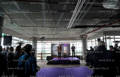 Gdansk, Wrzeszcz, al. Grunwaldzka. Uroczystosc zawieszenia...