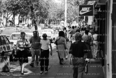Gdynia, ul. Swietojanska. 24.06.1992 3czerwiec92_m.kosycarz_p17...