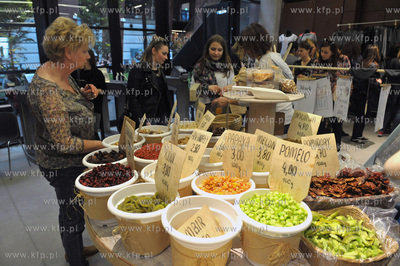 Targi mody, designu i mlodej sztuki Bakalie 13 w Europejskim...