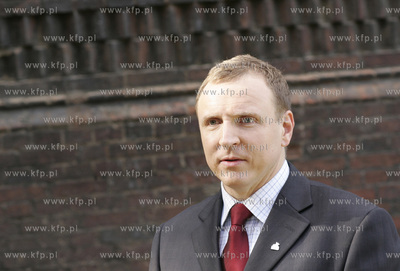 Gdansk. Konferencja prasowa pomorskiego PIS w rocznice...