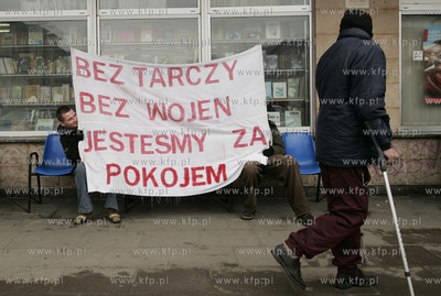 Slupsk. Demonstracja przeciwko budowie elementow tarczy...