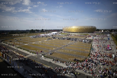 Gdansk Arena. Kibice wchodza na mecz mistrzostw europy...