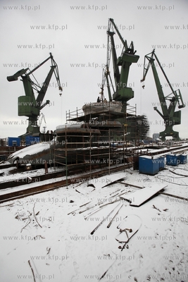 Stocznia Remontowa Nauta S.A. buduje statki na pochylniach...