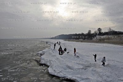Niedziela na plazy w Gdyni Orlowie.
02.02.2014
fot....