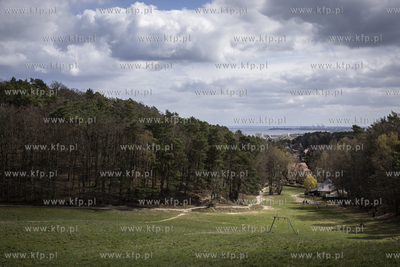 Drugi dzień swiąt wielkanocnych w Sopocie. Łysa...