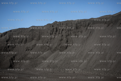 Nowy Port. Hałda koksu porafineryjnego.
23.03.2021
fot....