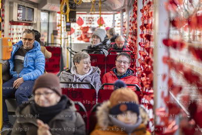 Specjalnie udekorowany walentynkowy tramwaj Bombardier...