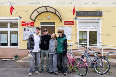Gdańsk Strzyża. Wybory Prezydenckie 2025. Nz. Młodzi...