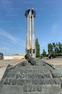 Plac Solidarnosci w Gdansku. Pomnik Poleglych Stoczniowcow,...