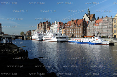 Gdansk, Dlugie Pobrzeze. Gotycka Brama Chlebnicka II...