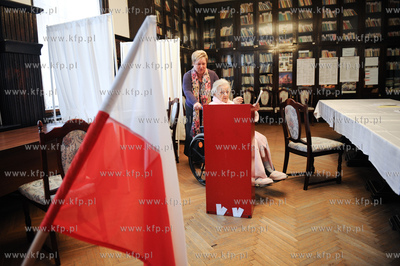 Gdansk. Obwodowa Komisja Wyborcza nr 58 w Szpitalu...