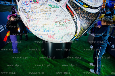 Gdansk. Otwarta dla publicznosci Strefa Kibica na Placu...