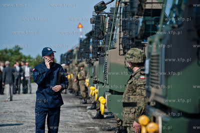 Poligon wojskowy w Ustce. Odbior sprzetu oraz podpisanie...