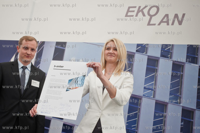 Gdynia. Uroczystosc podpisania aktu erekcyjnego i wmurowanie...