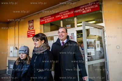 Druga tura wyborow samorzadowych. Obwodowa Komisja...