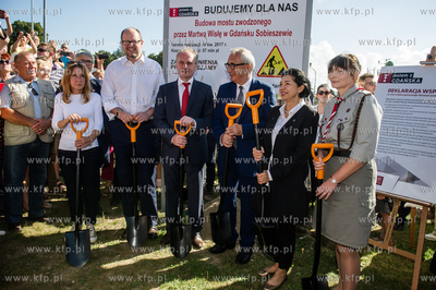 Gdańsk. Wyspa Sobieszewska. Uroczystość wbicia pierwszej...