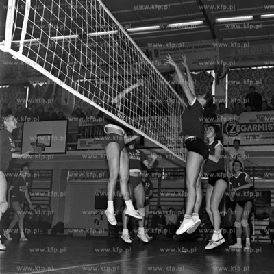 II Liga siatkowki kobiet. Mecz Start Gdynia z  AZS...