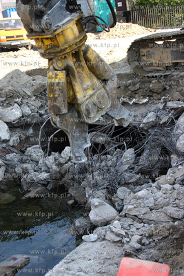 Remont ulicy Podwale Grodzkie w Gdansku.21.07.2006Fot....