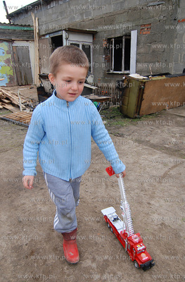 5-letni Sebastian Miszkowski ze wsi Barlomino w gminie...