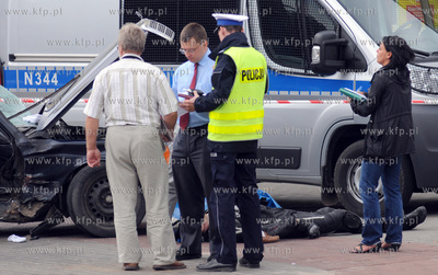 Tragiczny wypadek w Rumii. 32-letni motocyklista zderzyl...