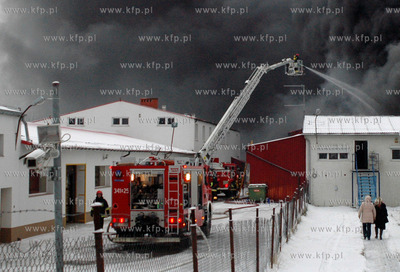 Rubno, kolo Elblaga. Pozar hali magazynowej zakladu...