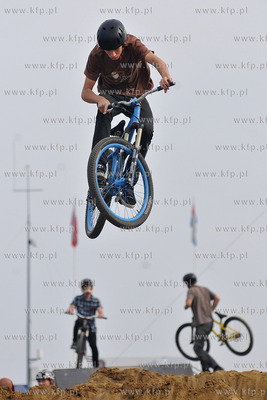BMX Dirt Jumping - przed Akwarium Gdynskim na Molo...