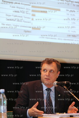 Studio Radia Gdansk. Debata kandydatow na prezydenta...