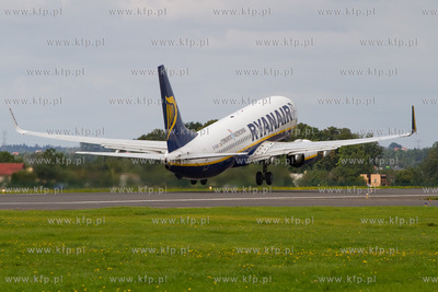 Gdansk,Rebiechowo. Nz. Boeing 737-800 linii Ryanair....
