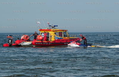 Sopot. Plaza w rejonie Al Mamuszki. WOPR i Straz Pozarna...
