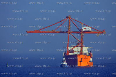 Nowe suwnice dla Baltyckiego Terminalu Kontenerowego...