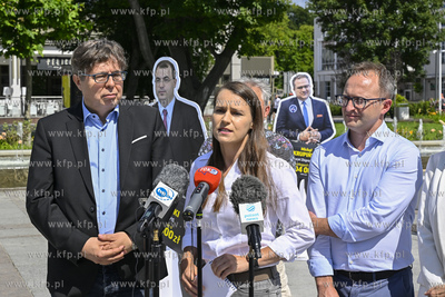 Sopot. Plac Przyjaciol Sopotu.  Konferencja prasowa...