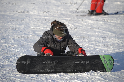 Zimowe szalenstwo w Wiezycy. Zjazd na snow boardzie.
4.01.2009
fot....