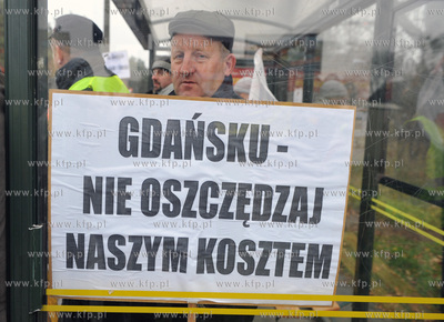 Gdansk Rebiechowo. Protest mieszkancow Banina i gminy...