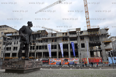 Budowa apartamentowca Transatlantyk na placu Kaszubskim...